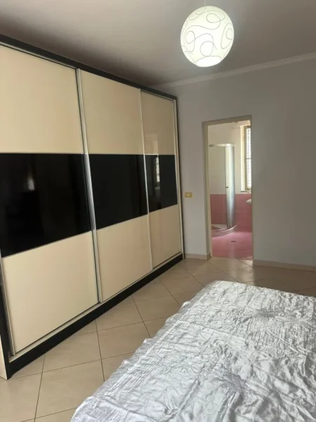 Durres, jepet me qera apartament 2+1+Aneks+Ballkon Kati 3, 110 m² 400 €