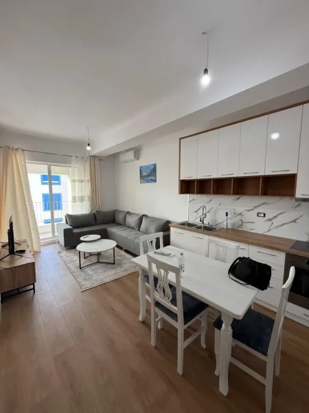 Tirane, jepet me qera apartament 1+1 Kati 6, 61 m² 400 € (ali demi)