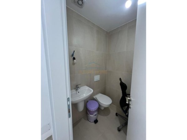 Tirane, jepet me qera ambjent biznesi Kati 0, 25 m² 350 € (Rruga e Kosovareve)