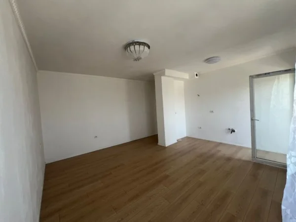 Tirane, shitet apartament 1+1+Ballkon Kati 9, 65 m² 88.000 € (BESIM ALLA YZBERISHT)