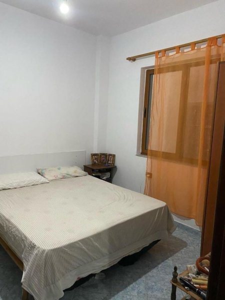 🏡 JEPET ME QERA SUPER HYRJE 1+1 NË VILË NE 5 MAJI,  Kati 2, 50 m² 330 € (5 Maji)