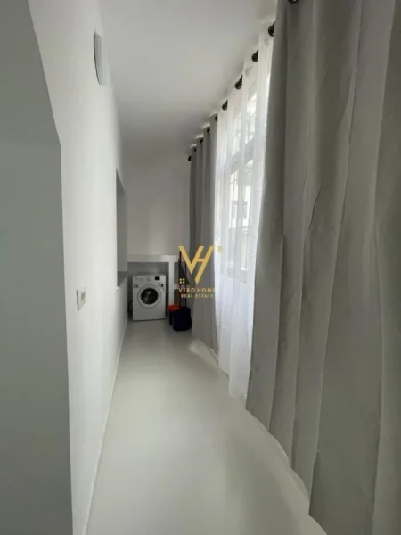 Tirane, jepet me qera apartament 2+1+Ballkon Kati 0, 80 m² 1.500 € (rruga fortuzi)