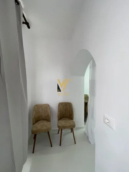 Tirane, jepet me qera apartament 2+1+Ballkon Kati 0, 80 m² 1.500 € (rruga fortuzi)