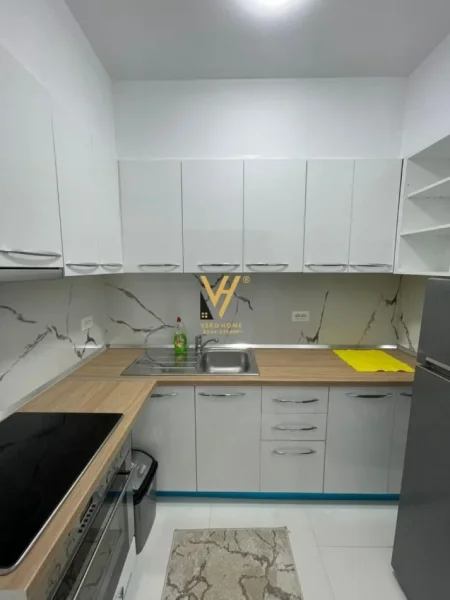 Tirane, jepet me qera apartament 2+1+Ballkon Kati 0, 80 m² 1.500 € (rruga fortuzi)