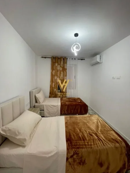 Tirane, jepet me qera apartament 2+1+Ballkon Kati 0, 80 m² 1.500 € (rruga fortuzi)