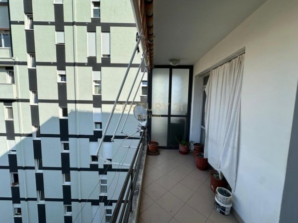 Tirane, shitet apartament 2+1 Kati 5, 100 m² 210.000 € (SHKOLLA E KUQE)
