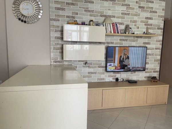 Tirane, jepet me qera apartament 1+1+Ballkon Kati 2, 65 m² 400 € (FRESK)