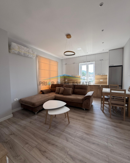 Tirane, jepet me qera apartament 2+1+Post parkimi Kati 3, 80 m² 550 € (Sauk)