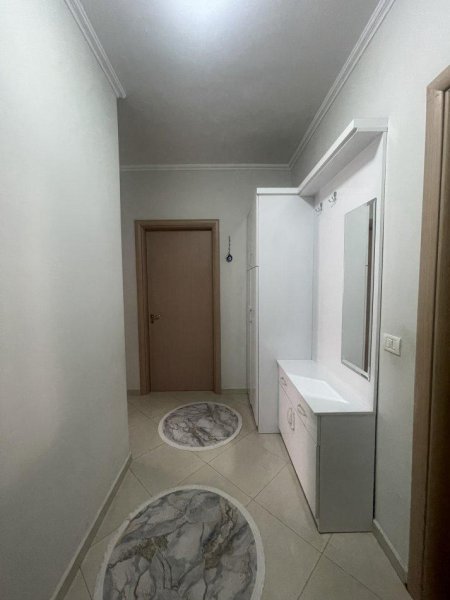 Tirane, jepet me qera apartament 1+1+Ballkon Kati 2, 55 m² 400 € (FRESKU)