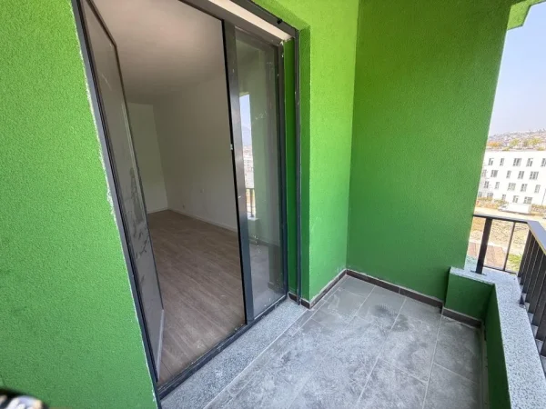 Tirane, shitet apartament 3+1 Kati 3, 122 m² 177.190 € (rruga 5 maji)