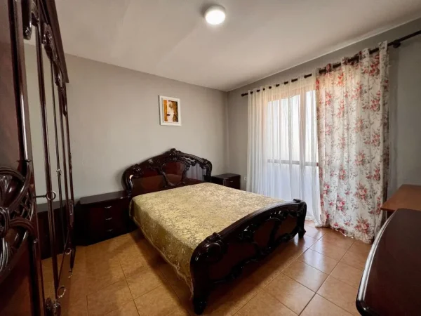 Tirane, jepet me qera apartament 2+1 Kati 5, 75 m² 500 € (Petro nini Luarasi)