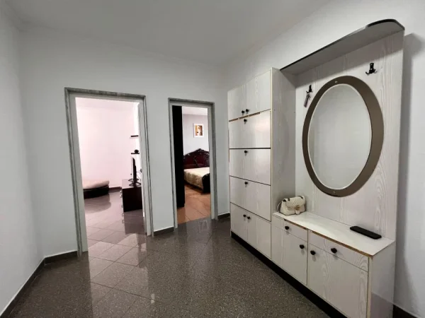 Tirane, jepet me qera apartament 2+1 Kati 5, 75 m² 500 € (Petro nini Luarasi)