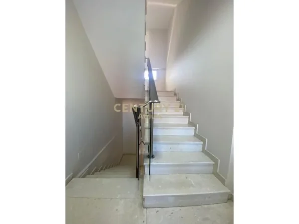 Shqiperi, jepet me qera apartament 1+1 Kati 1, 70 m² 600 € 