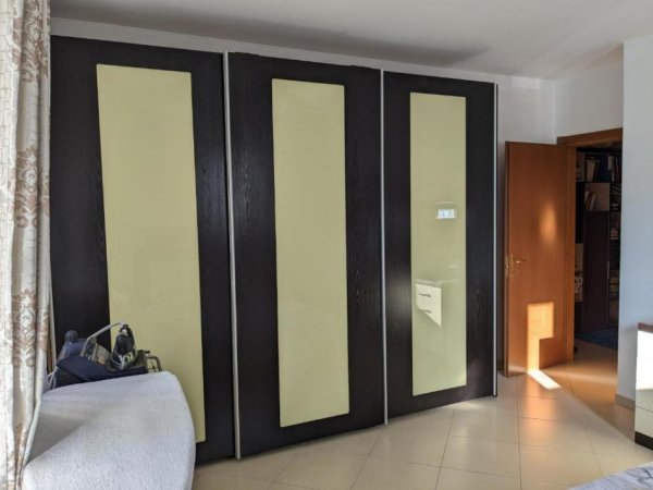 Tirane, jepet me qera apartament 2+1+Ballkon Kati 5, 100 m² 550 € (Kompleksi Alba, Ish Parku)