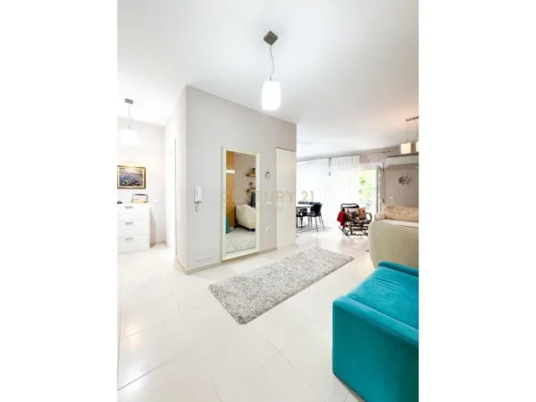 Durres, shitet apartament 2+1 Kati 2, 114 m² 248.000 € (Bar restorant Ron)