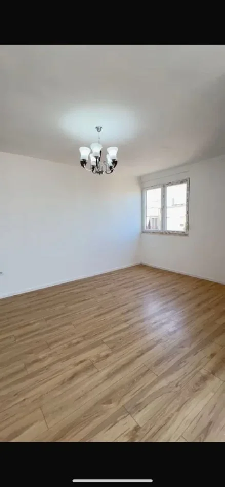 Tirane, shitet apartament 1+1+Ballkon Kati 9, 87.000 m² 87.000 € (YZBERISHT)
