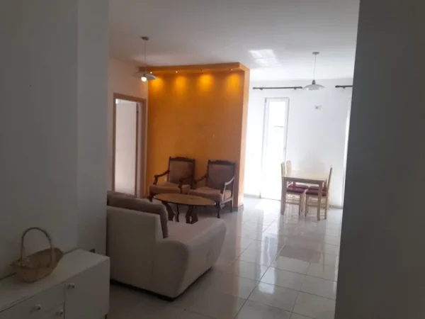 Tirane, shitet apartament 1+1+Ballkon Kati 1, 74 m² 90.000 € (Mbi Restorant Fresk)