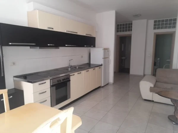 Tirane, shitet apartament 1+1+Ballkon Kati 1, 74 m² 90.000 € (Mbi Restorant Fresk)