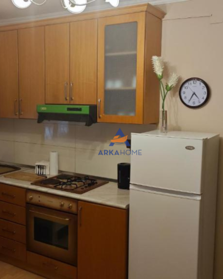 Tirane, jepet me qera garsonier Kati 1, 40 m² 350 € (VASIL SHANTO)