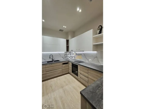 Tirane, shitet apartament 3+1+Ballkon Kati 1, 118 m² 290.000 € (Liqeni Thate)