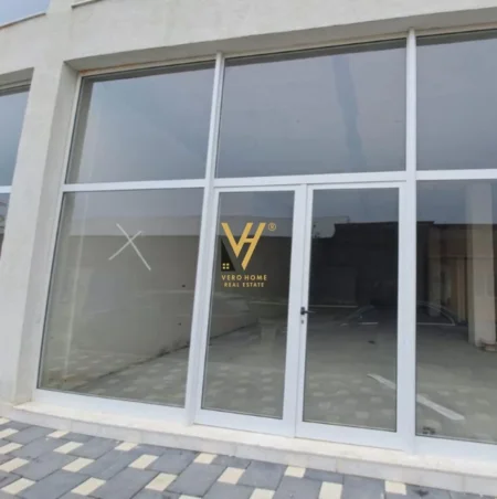 Tirane, shitet dyqan Kati 0, 65 m² 270.000 € (STACIONI I TRENIT)