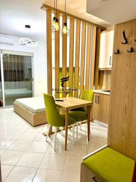 Tirane, jepet me qera garsonier 1+1 Kati 4, 45 m² 500 € (KOMUNA EPARISIT)