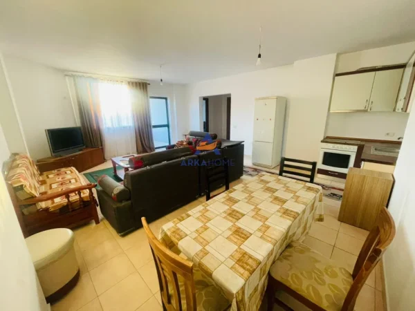 Tirane, jepet me qera apartament 1+1+Ballkon Kati 9, 71 m² 400 € (KOMBINAT)