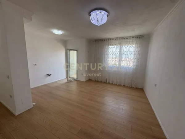 Tirane, shitet apartament Kati 9, 65 m² 87.000 € 