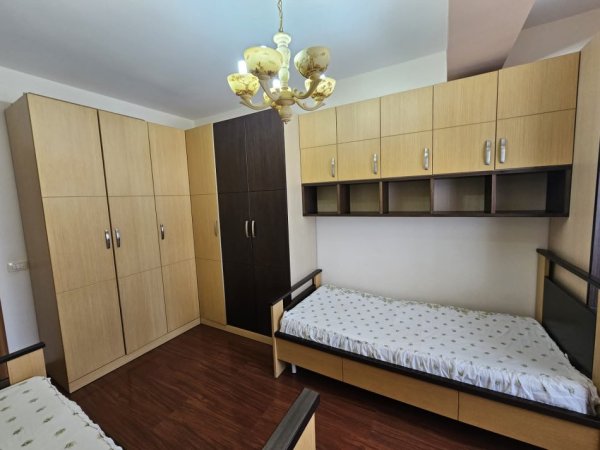 Tirane, jepet me qera apartament 2+1 Kati 3, 80 m² 500 € (KOPSHTI ZOOLOGJIK)