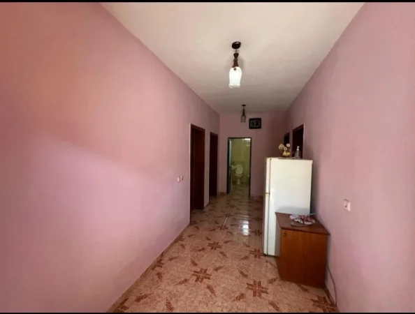 Tirane, shitet shtepi 3+1+Ballkon Kati 2, 282 m² 135.000 € (Liqeni i Paskuqanit)