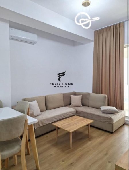 Tirane, jepet me qera apartament 1+1+Ballkon Kati 4, 60 m² 400 € (ALI DEMI)