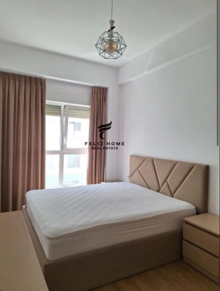 Tirane, jepet me qera apartament 1+1+Ballkon Kati 4, 60 m² 400 € (ALI DEMI)