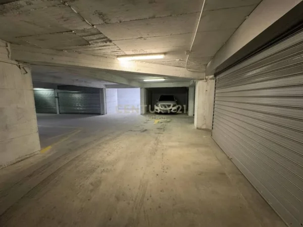 Tirane, shes garazh | post parkimi Kati -2, 15 m² 