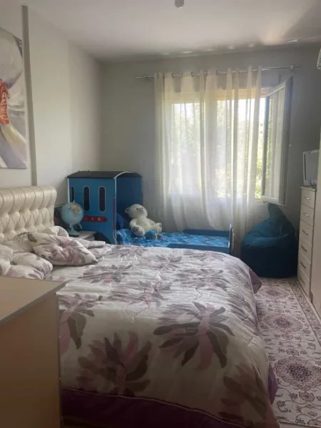 Tirane, jepet me qera apartament 1+1 Kati 2, 74 m² 400 € (Rruga Sotir Caci,)