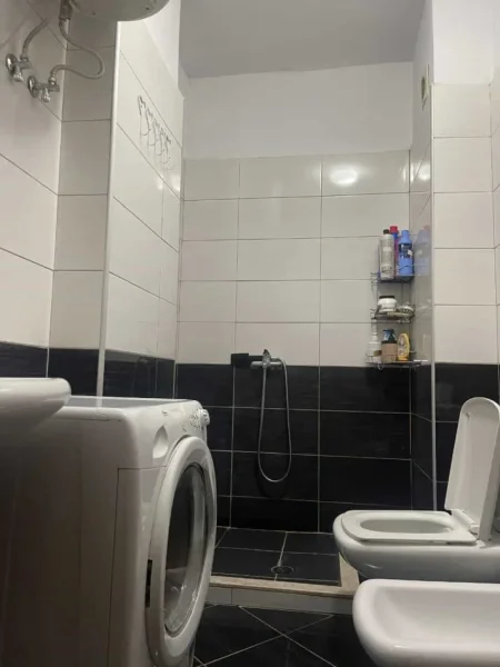 Tirane, jepet me qera apartament 1+1 Kati 2, 74 m² 400 € (Rruga Sotir Caci,)