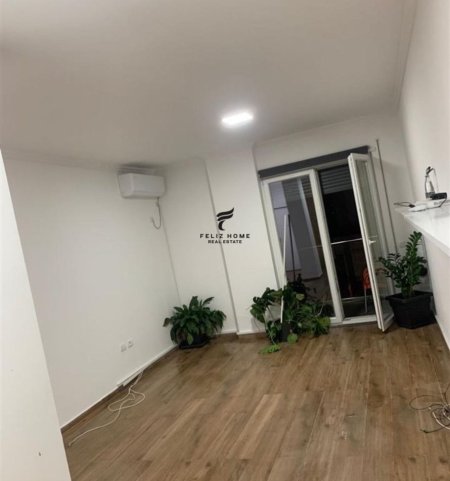 Tirane, jepet me qera zyre Kati 2, 56 m² 600 € (ASTIR)