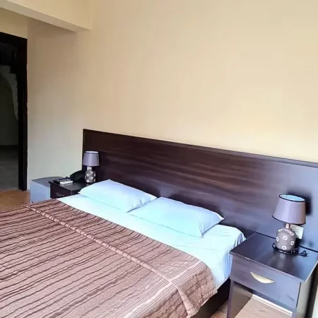 Tirane, jepet me qera apartament 2+1 Kati 5, 85 m² 600 € (Rruga Kongresi Manastirit)