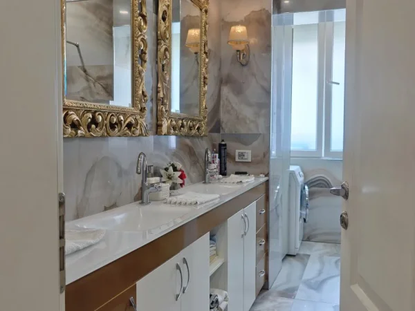 Tirane, shitet apartament 3+1+Aneks+Ballkon Kati 3, 124 m² 300.000 € (Komuna e Parisit)