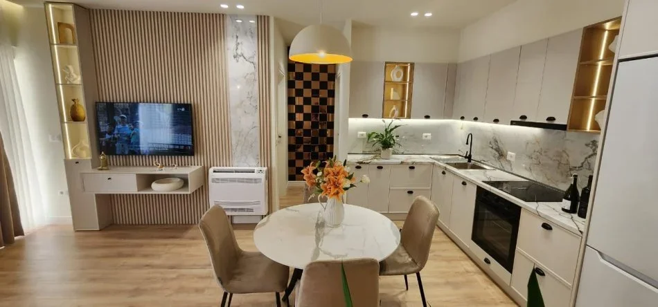 Durres Plazh, shitet apartament 2+1+Aneks+Ballkon Kati 2, 81 m² 155.000 € (Rruga Pavaresia)