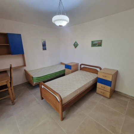 Tirane, jepet me qera apartament 3+1+Ballkon Kati 4, 85 m² 600 € 