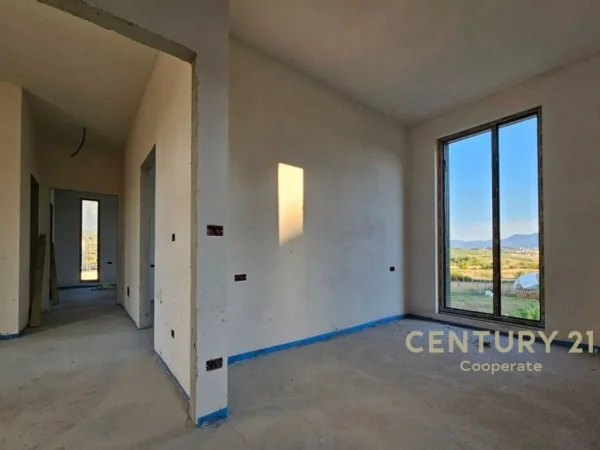 Tirane, shitet Vile 3+1+Ballkon Kati 3, 332 m² 591.000 € (Farke)