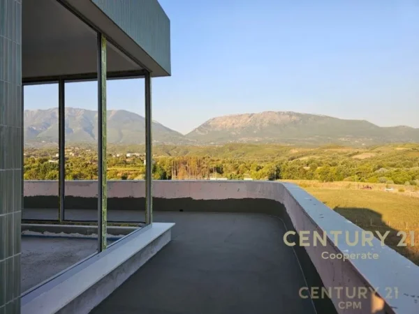 Tirane, shitet Vile 3+1+Ballkon Kati 3, 332 m² 591.000 € (Farke)