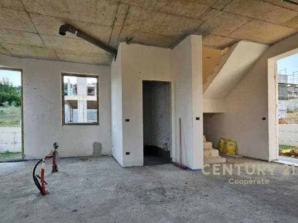 Tirane, shitet Vile 3+1+Ballkon Kati 3, 332 m² 591.000 € (Farke)