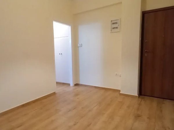 Tirane, shes apartament 3+1 Kati 2, 130 m² 247.000 € (selite e vjeter)