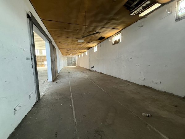 Tirane, jepet me qera magazine Kati 0, 550 m² 1.800 € (KOMBINAT)