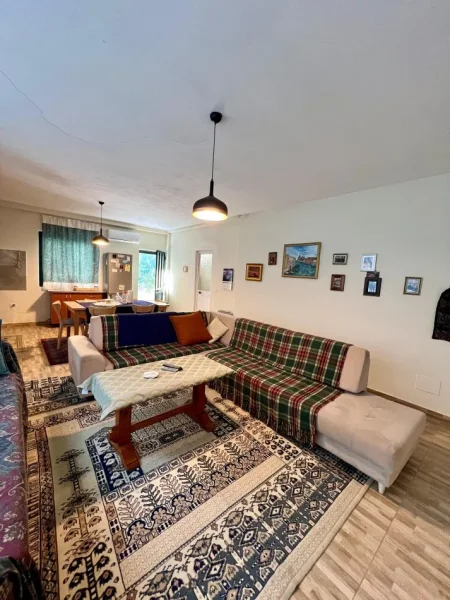 Durres, shitet shtepi 5+1 Kati 2, 490 m² 750.000 € (Shkëmbi i Kavajës)