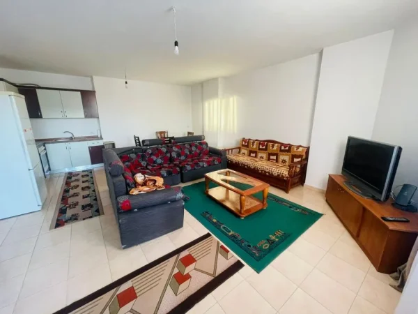 Tirane, jepet me qera apartament 1+1 Kati 9, 60 m² 400 € (Yzberisht)