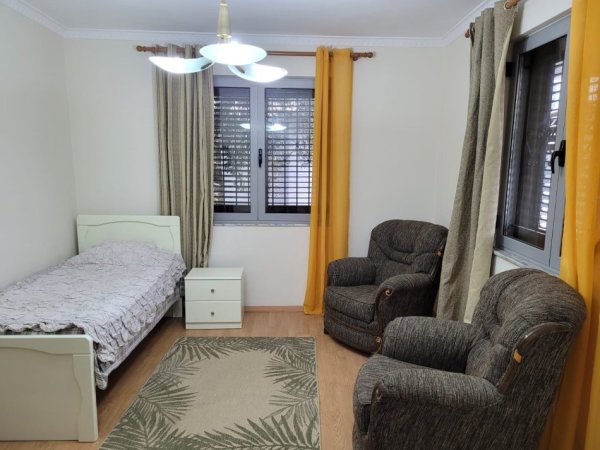 APARTAMENT 3+1  ME QIRA INXHINIERIA E NDERTIMIT 700 €