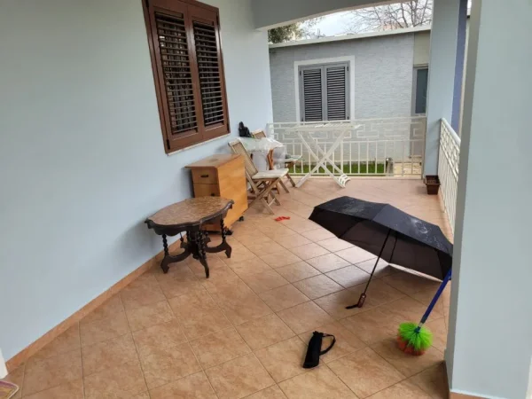 APARTAMENT 3+1  ME QIRA INXHINIERIA E NDERTIMIT 700 €