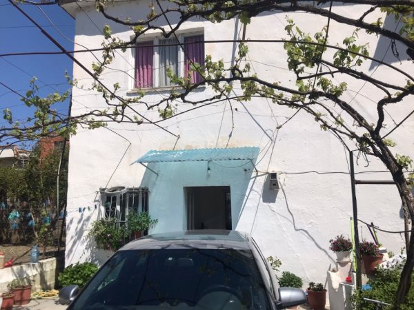Tirane, shitet shtepi 2 Katshe , 114 m² (ne qender Babrru Tirane)